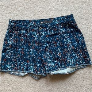 Patterned denim shorts